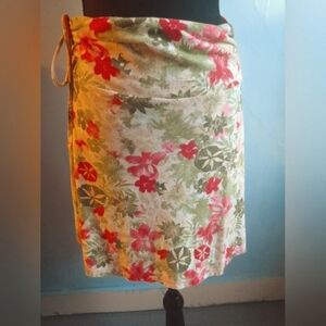 EUC Patagonia woman's size small side tie tropical skirt